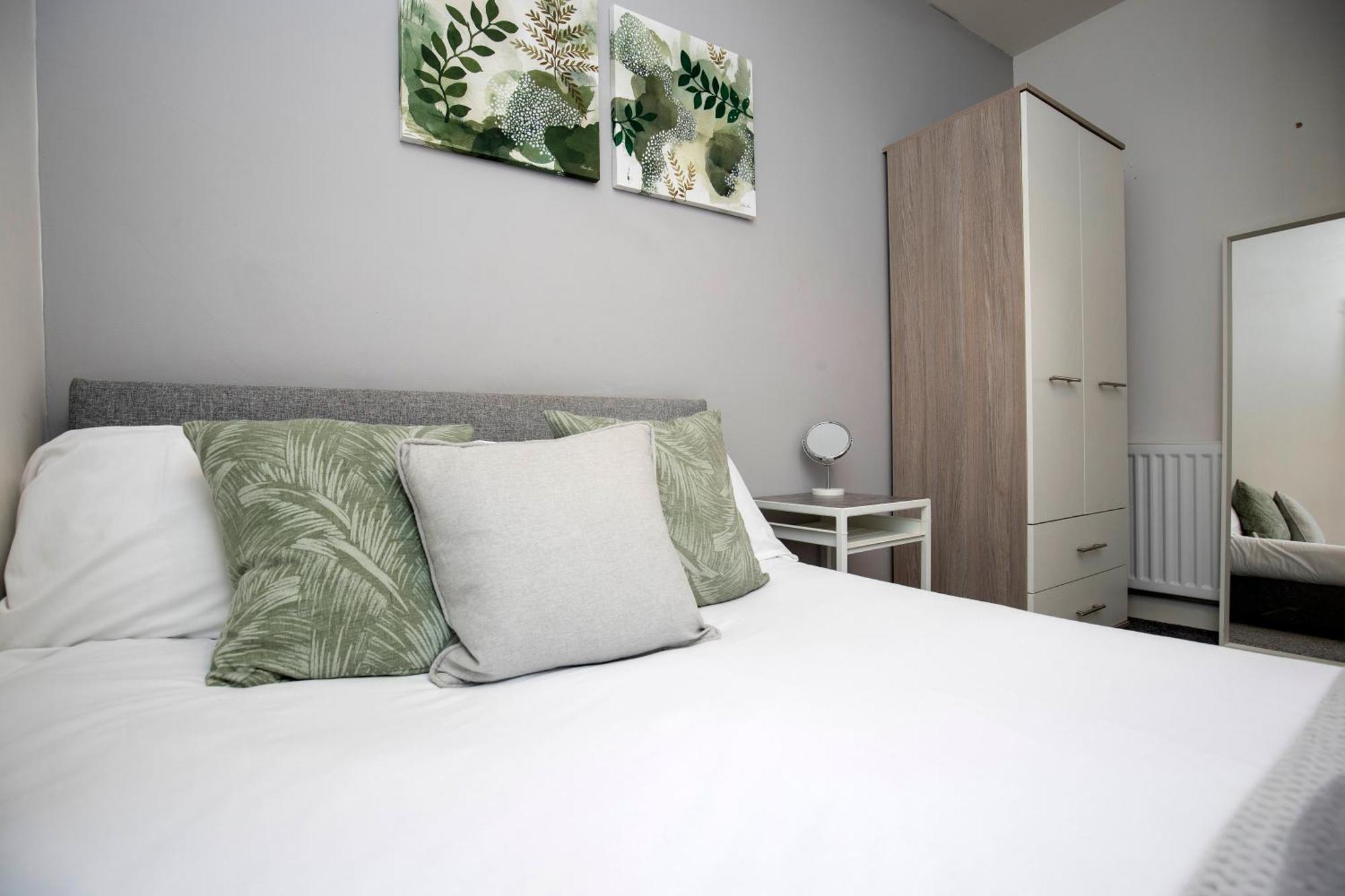 Quiet And Comfy House With 2 Bedrooms And 2 Bathrooms Super Fast Wifi And Crisp Hotel Standard White Linen Hosted By Our Home Short Stays Darlington  Zewnętrze zdjęcie