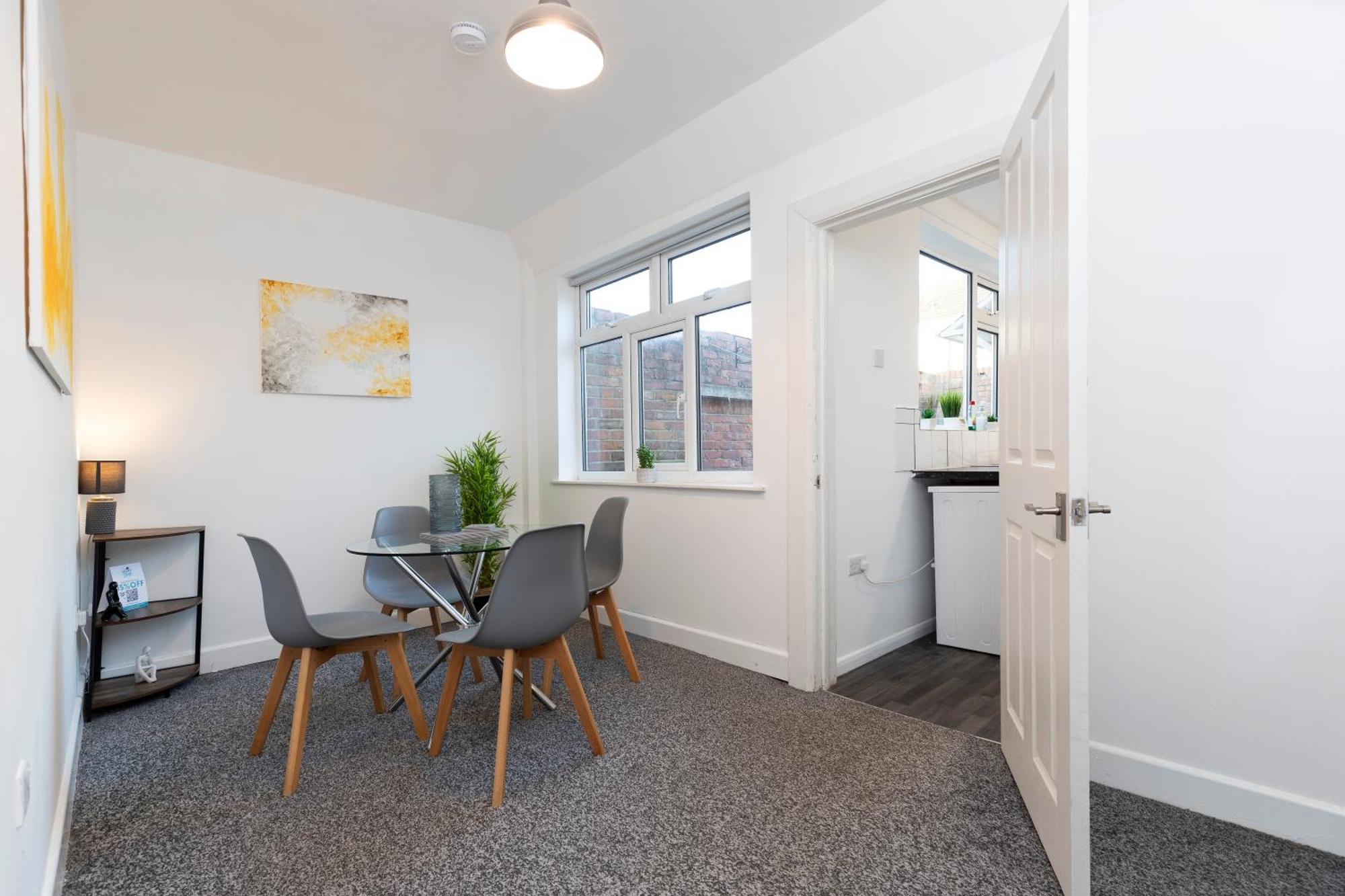 Quiet And Comfy House With 2 Bedrooms And 2 Bathrooms Super Fast Wifi And Crisp Hotel Standard White Linen Hosted By Our Home Short Stays Darlington  Zewnętrze zdjęcie