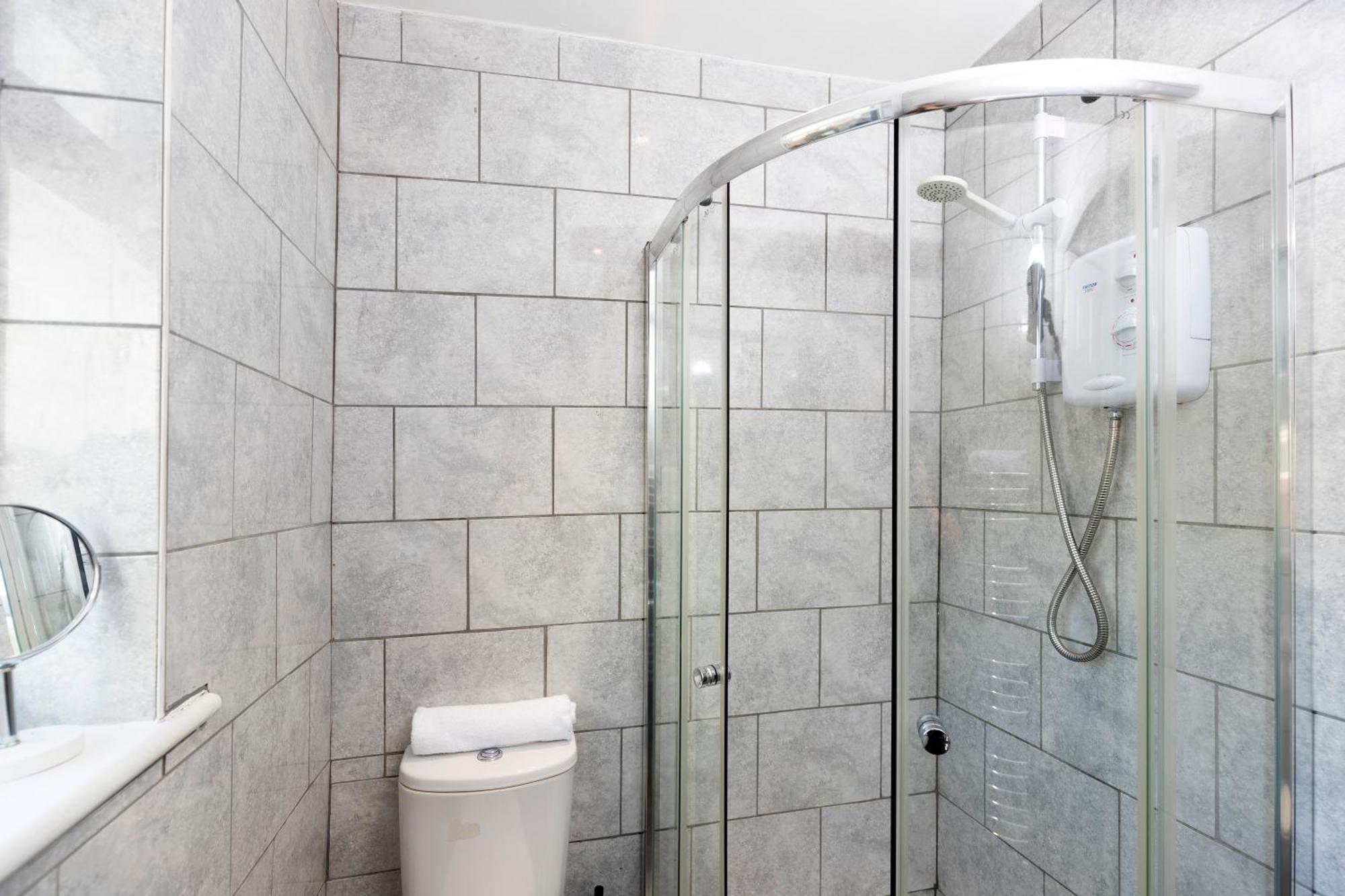 Quiet And Comfy House With 2 Bedrooms And 2 Bathrooms Super Fast Wifi And Crisp Hotel Standard White Linen Hosted By Our Home Short Stays Darlington  Zewnętrze zdjęcie