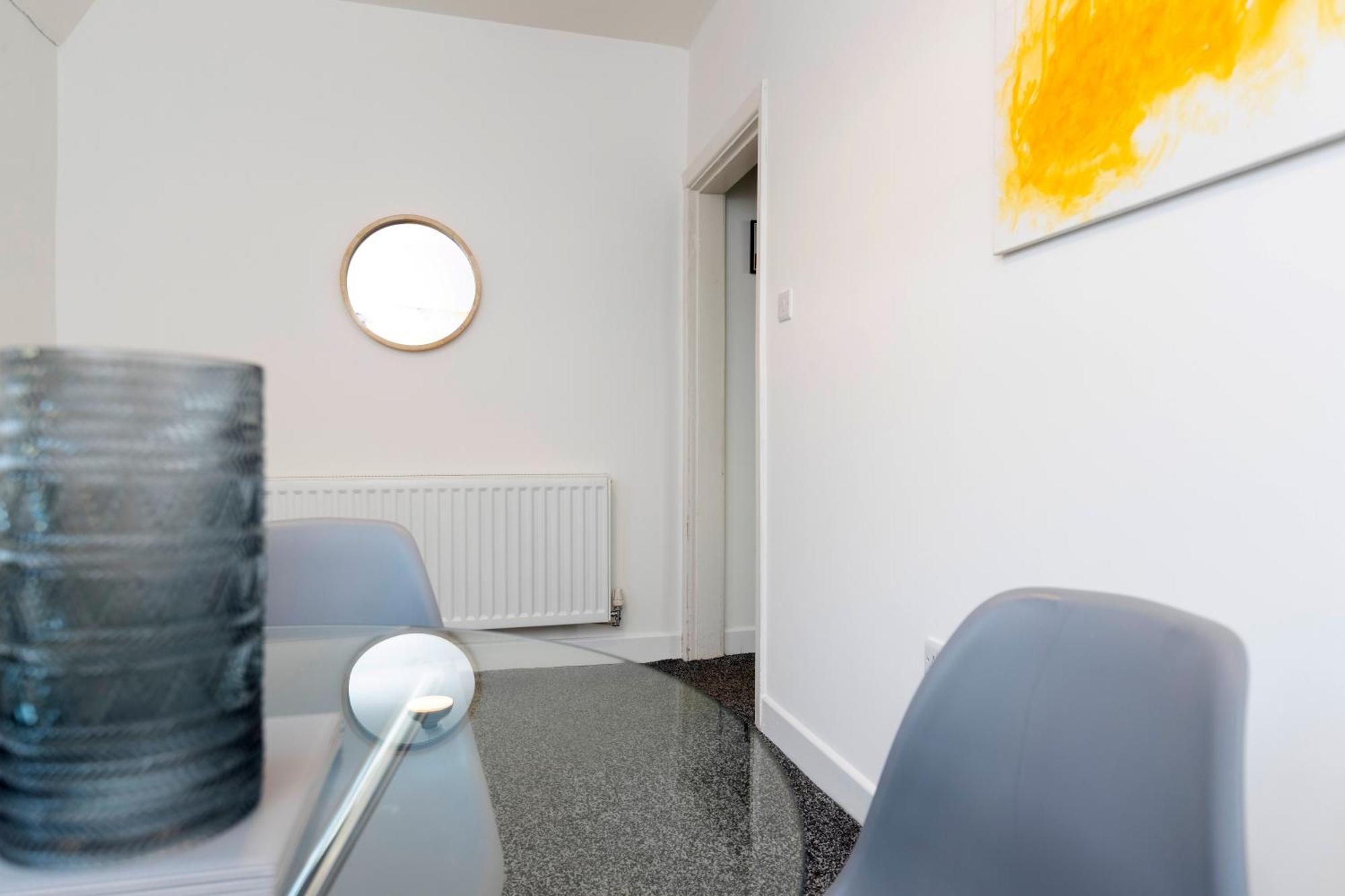 Quiet And Comfy House With 2 Bedrooms And 2 Bathrooms Super Fast Wifi And Crisp Hotel Standard White Linen Hosted By Our Home Short Stays Darlington  Zewnętrze zdjęcie