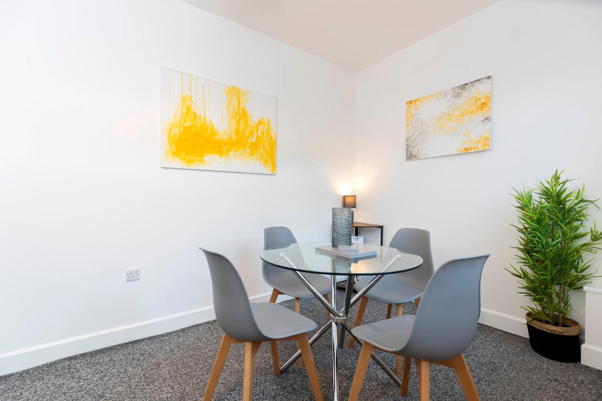 Quiet And Comfy House With 2 Bedrooms And 2 Bathrooms Super Fast Wifi And Crisp Hotel Standard White Linen Hosted By Our Home Short Stays Darlington  Zewnętrze zdjęcie